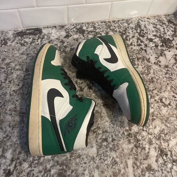 Mens Jordan 1 ‘Pine Green’ (size 10.5) - Picture 9 of 9